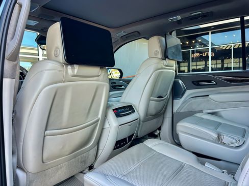 Used 2021 Cadillac Escalade Sport Platinum image 29