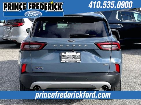 Used 2025 Ford Escape SE image 4