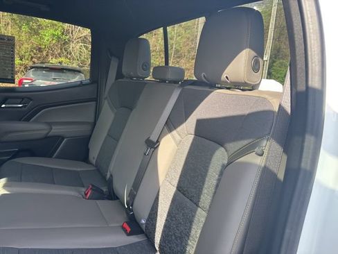 Used 2024 Chevrolet Colorado ZR2 w/ Technology Package AWD/4WD image 26