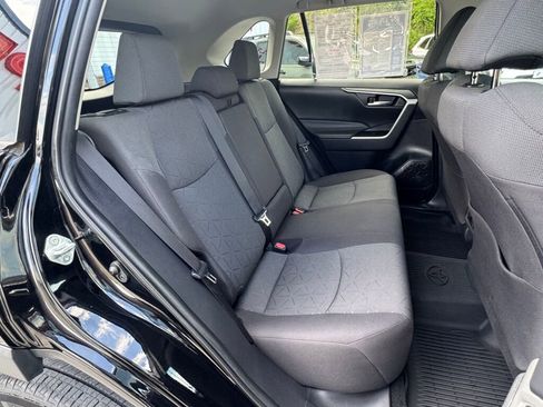 Used 2021 Toyota RAV4 XLE w/ Convenience Package AWD/4WD image 19