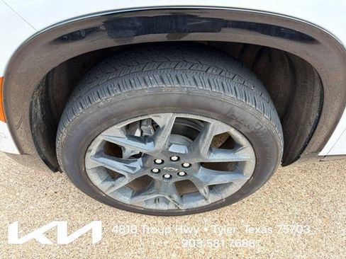 Used 2024 Chevrolet Traverse RS w/ LPO, Floor Liner Package AWD/4WD image 4