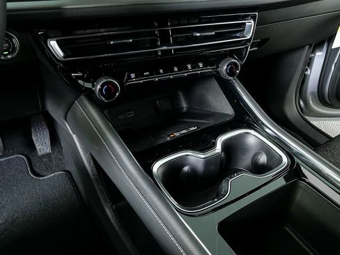 New 2026 Chevrolet Traverse LT image 17