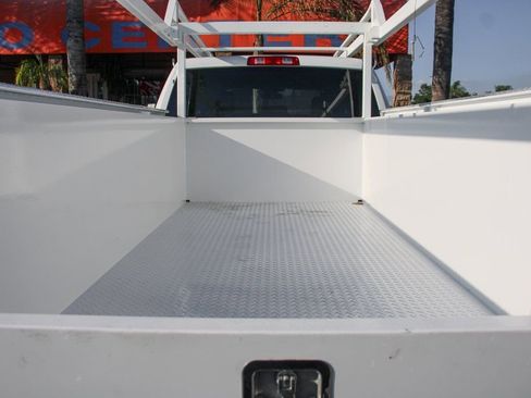 Used 2022 RAM 3500 Tradesman w/ Chrome Appearance Group AWD/4WD image 8
