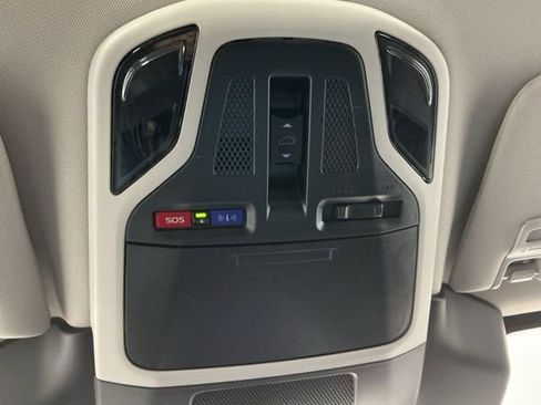 Used 2025 Subaru Outback Premium image 22