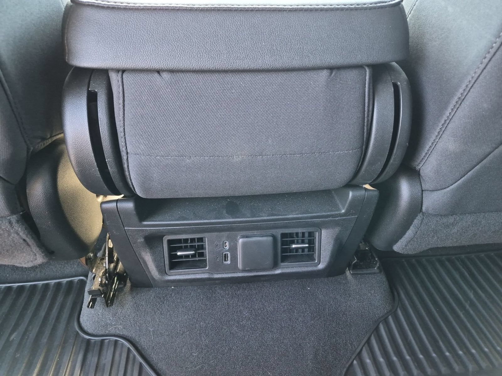 Used 2023 Chevrolet Silverado 1500 LT AWD/4WD image 16