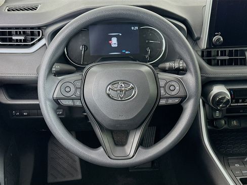 Used 2025 Toyota RAV4 XLE w/ Convenience Package FWD image 18