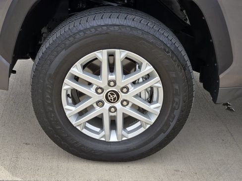 Used 2024 Toyota Tundra SR5 w/ SR5 Convenience Package AWD/4WD image 7