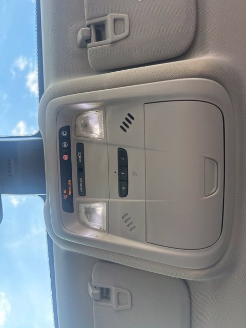 Used 2020 Chevrolet Equinox LT FWD image 30