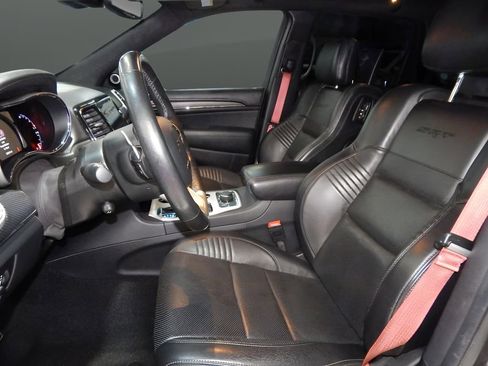 Used 2021 Jeep Grand Cherokee SRT image 17
