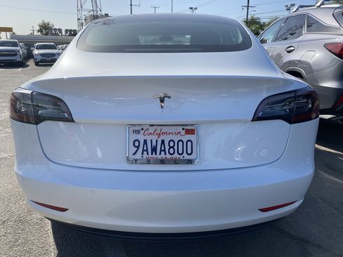 Used 2019 Tesla Model 3 Standard Range Plus image 6