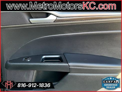 Used 2018 Ford Fusion SE w/ Fusion SE Technology Package image 35