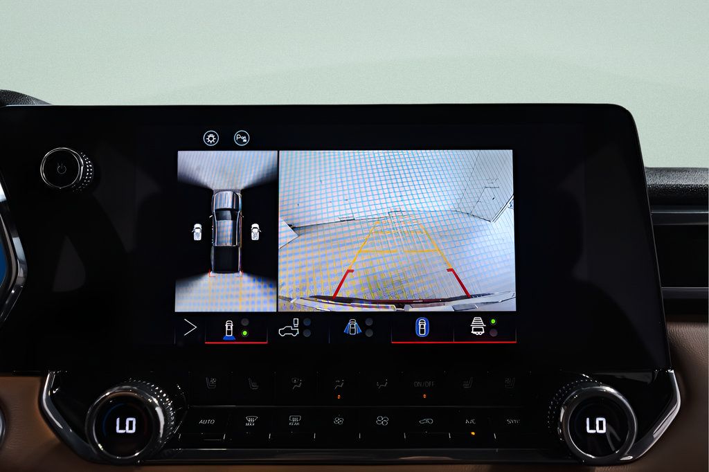 Used 2025 GMC Canyon AT4 w/ Technology Plus Package AWD/4WD image 17