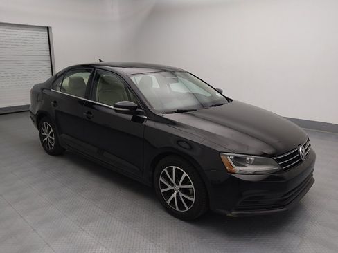 Used 2017 Volkswagen Jetta SE image 11