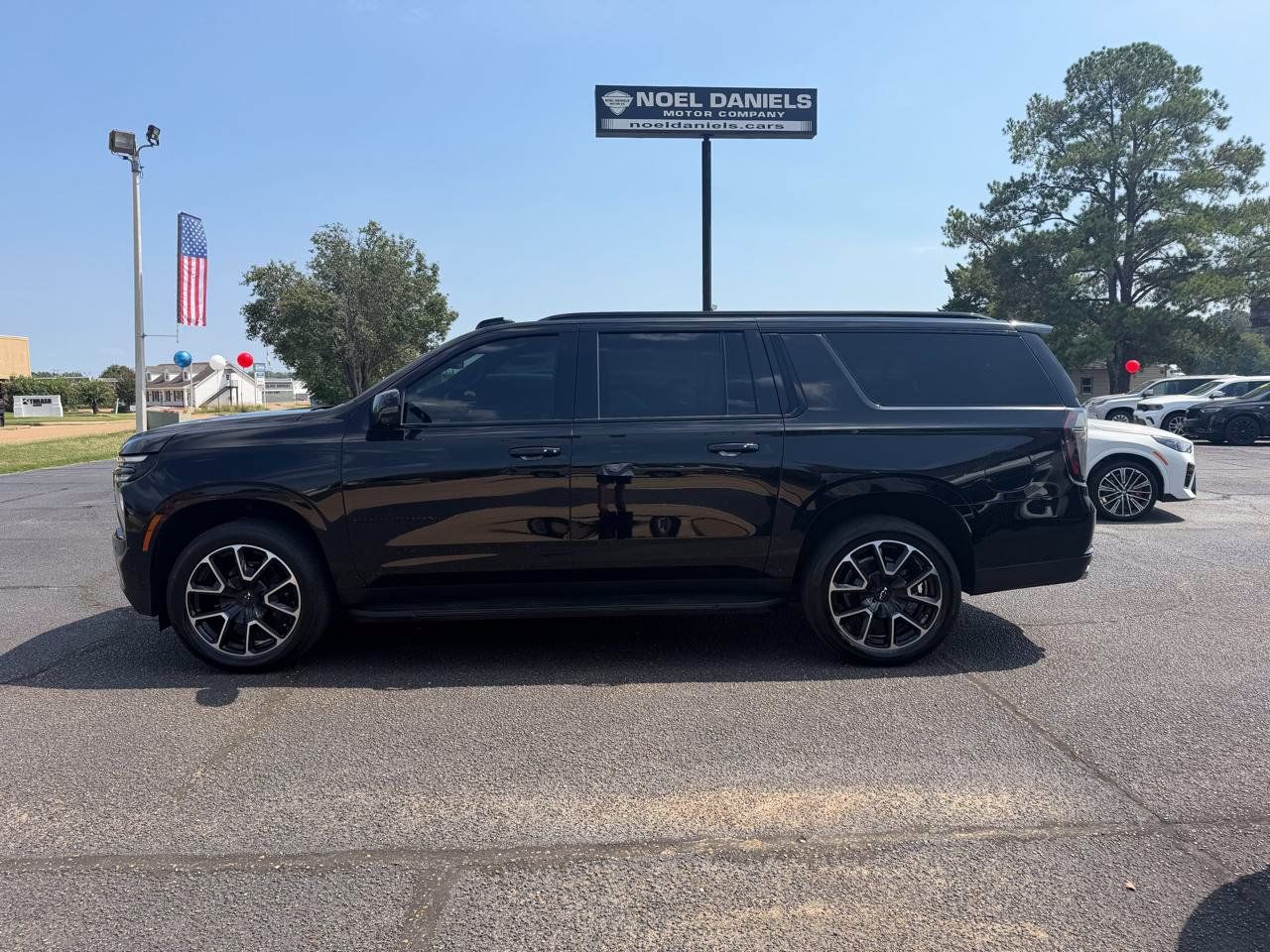 Used 2025 Chevrolet Suburban RST w/ Comfort Package RWD image 26