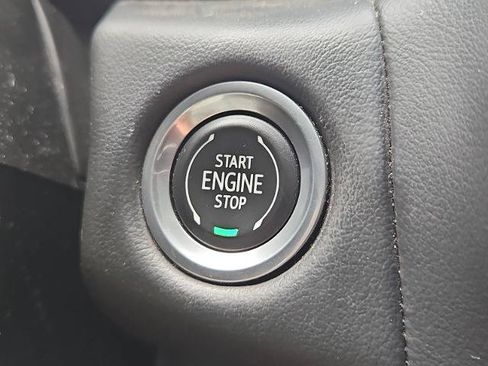 Certified 2022 GMC Yukon SLT w/ SLT Luxury Package AWD/4WD image 15