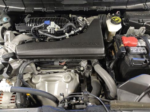 Used 2017 Nissan Rogue SV FWD image 30