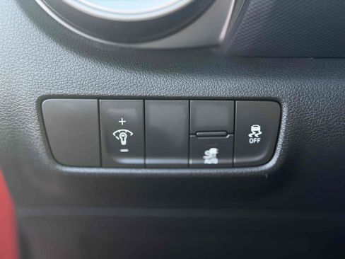 Used 2023 Hyundai Kona SE FWD image 23