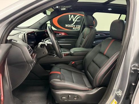 Used 2024 Chevrolet Traverse RS image 12