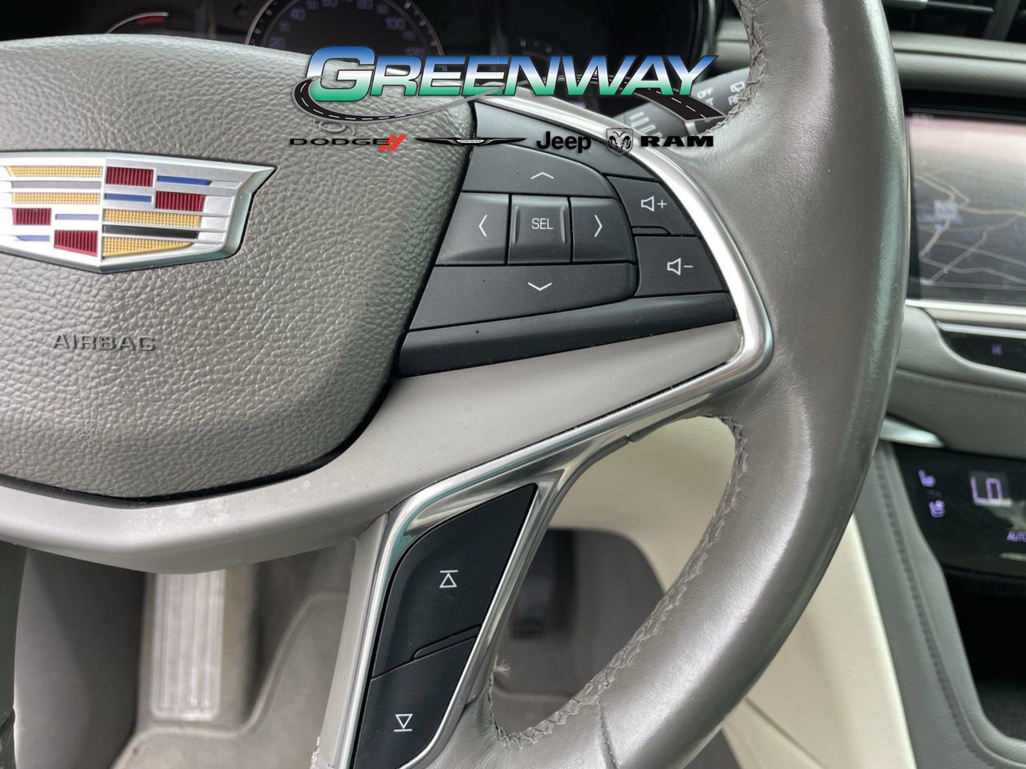 Used 2017 Cadillac XT5 Premium Luxury FWD image 29