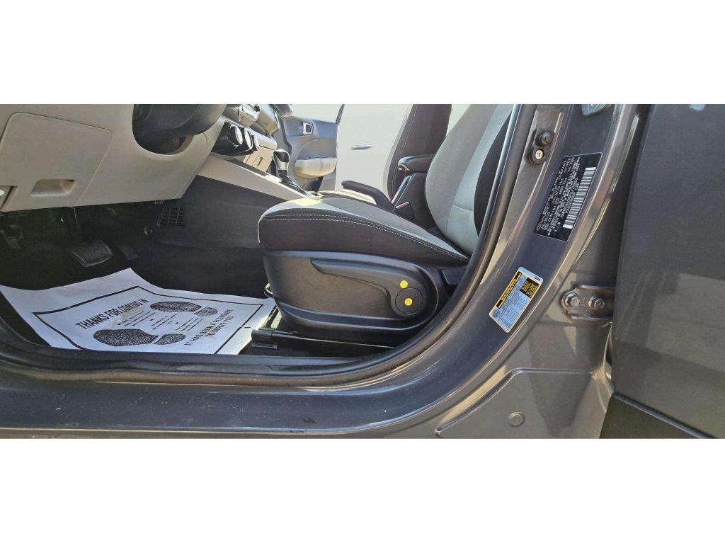 Used 2023 Hyundai Venue SEL w/ Cargo Package FWD image 23