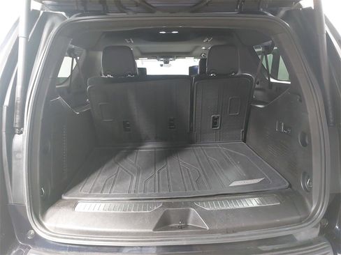 Used 2021 Chevrolet Suburban High Country image 17