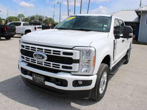 Used 2025 Ford F250 XLT w/ FX4 Off-Road Package AWD/4WD image 3