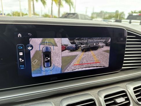 Used 2025 Mercedes-Benz GLS 450 4MATIC image 26