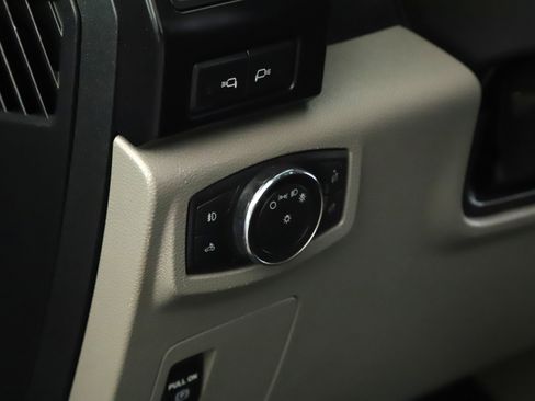 Used 2018 Ford F150 XL w/ Equipment Group 101A Mid image 8