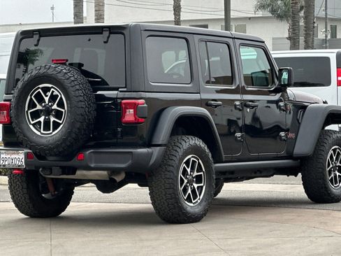 Used 2025 Jeep Wrangler Unlimited Rubicon image 4