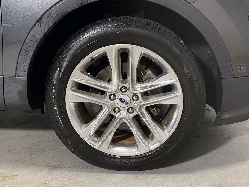 Used 2017 Ford Explorer Limited w/ Equipment Group 301A AWD/4WD image 12