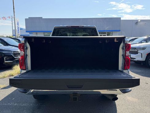 Certified 2022 Chevrolet Silverado 3500 LT w/ Convenience Package AWD/4WD image 7