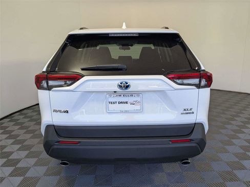 Used 2024 Toyota RAV4 XLE w/ Convenience Package AWD/4WD image 6