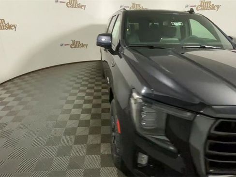 Used 2023 GMC Yukon XL AT4 w/ AT4 Premium Plus Package image 3