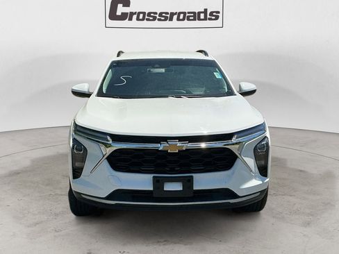 Used 2024 Chevrolet Trax LT w/ Driver Confidence Package FWD image 8