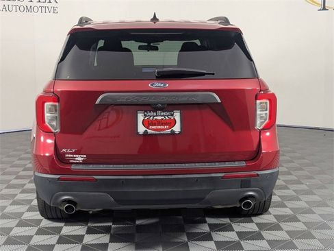 Used 2021 Ford Explorer XLT w/ Equipment Group 202A image 6