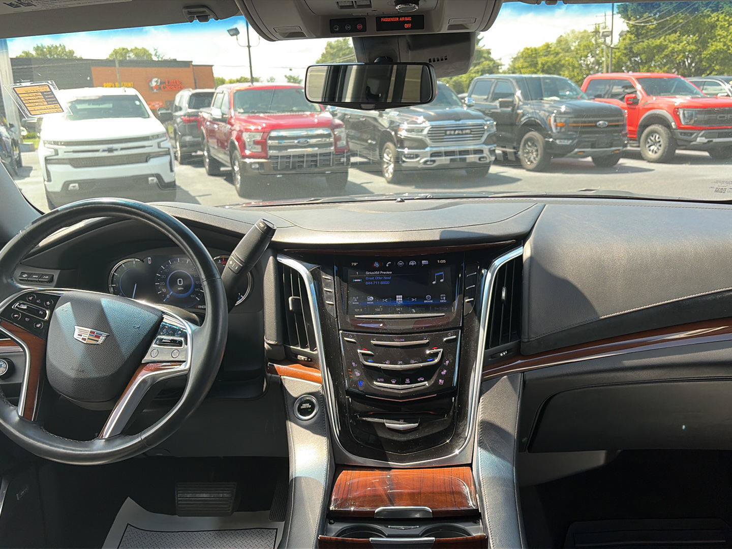 Used 2017 Cadillac Escalade Premium Luxury AWD/4WD image 26