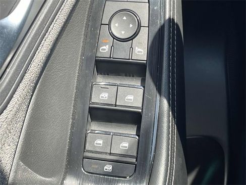 Used 2023 Nissan Rogue SV image 23