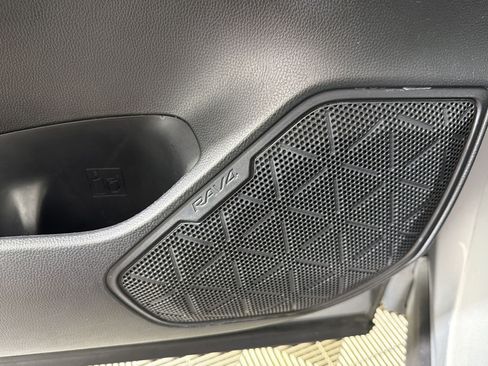 Used 2020 Toyota RAV4 XLE w/ Convenience Package AWD/4WD image 27