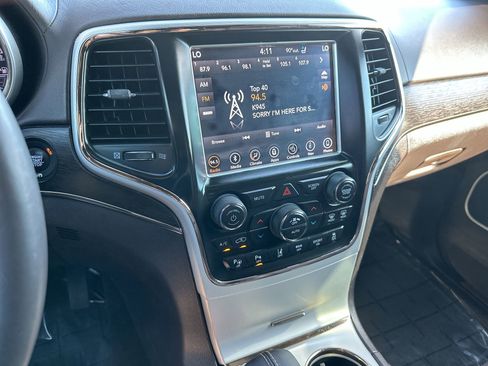 Used 2018 Jeep Grand Cherokee Summit image 16