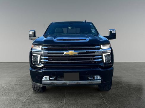 Used 2022 Chevrolet Silverado 3500 High Country w/ Technology Package AWD/4WD image 3