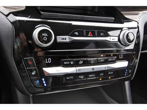 Used 2021 Ford Explorer Limited w/ Equipment Group 301A AWD/4WD image 24