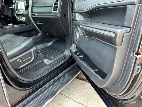 Used 2018 Ford Expedition Max XLT w/ Equipment Group 202A AWD/4WD image 27