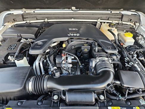 Used 2021 Jeep Wrangler Unlimited Sport image 33