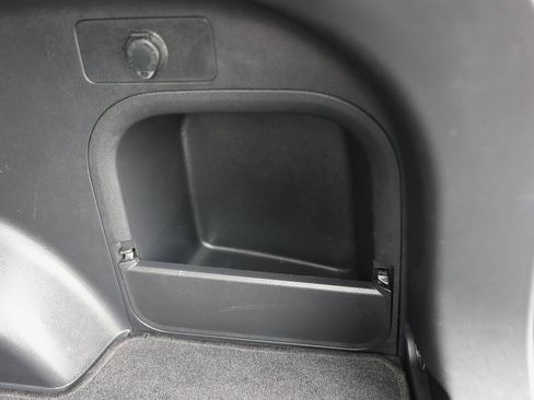 Used 2020 Toyota RAV4 XLE image 17