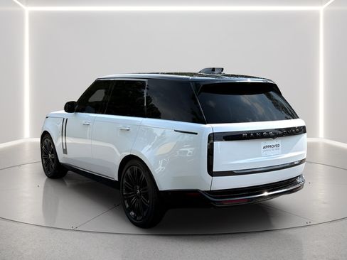 Certified 2025 Land Rover Range Rover SE AWD/4WD image 3