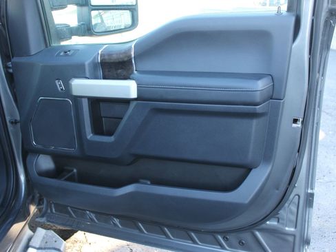 Used 2022 Ford F250 Lariat w/ Lariat Value Package AWD/4WD image 13