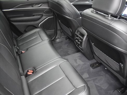 Used 2023 Jeep Grand Cherokee 4WD 4xe w/ Luxury Tech Group II image 35