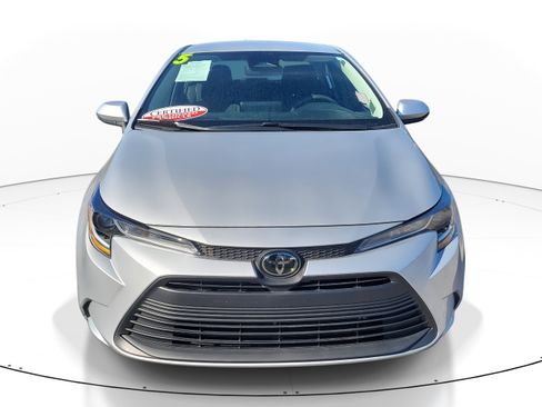 Certified 2025 Toyota Corolla LE image 2