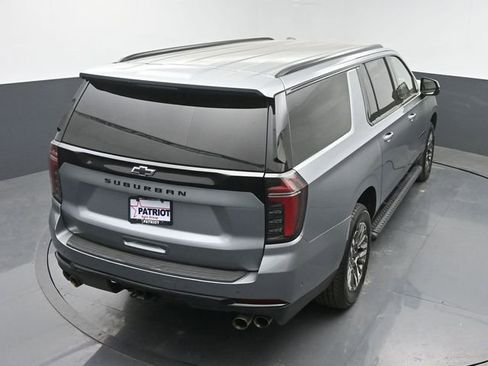 Used 2025 Chevrolet Suburban Z71 AWD/4WD image 37