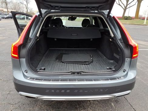 Used 2018 Volvo V90 T6 Cross Country w/ Convenience Package AWD/4WD image 30